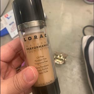 LORAC natural performance foundation